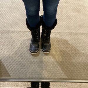 Sorel Joan of Arc suede black boots in perfect condition - barely worn!